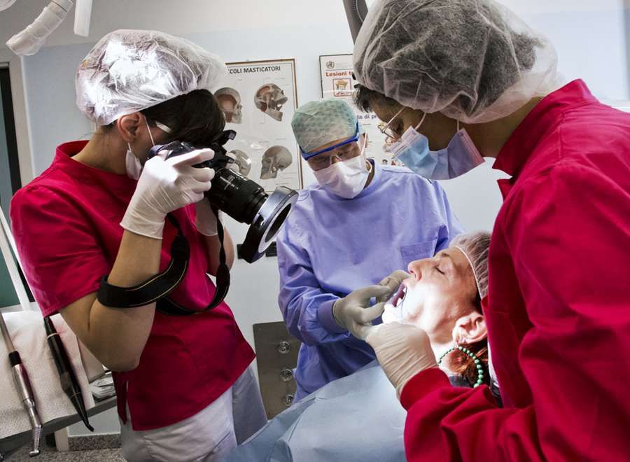 Studio Dentistico Belvedere - Equipe - Documentazione fotografica dei casi clinici